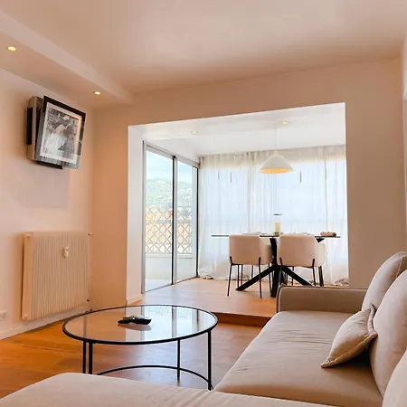 Appt 2p #airconditioning #terrace #center 公寓 戛纳